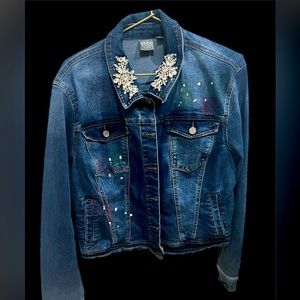 Splatter paint jacket with apliques